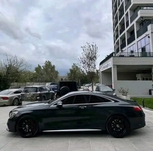 Mercedes-Benz E-Class 220d – Image 10
