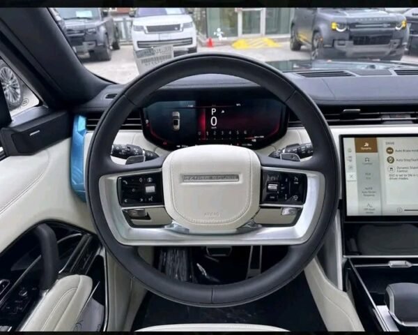 Land Rover Vogue 2025 – Image 10