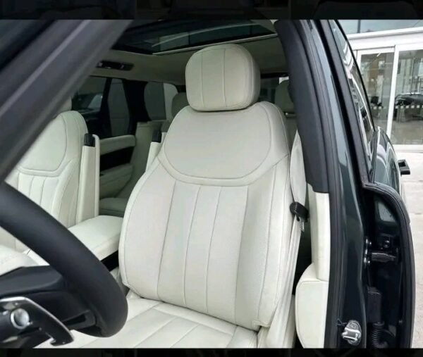Land Rover Vogue 2025 – Image 11