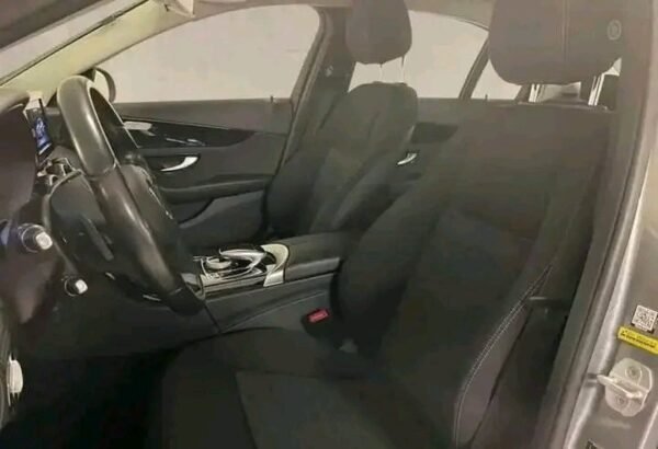 Mercedes-Benz C-Class – Image 7