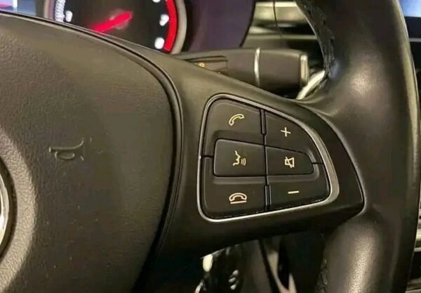 Mercedes-Benz C-Class – Image 12