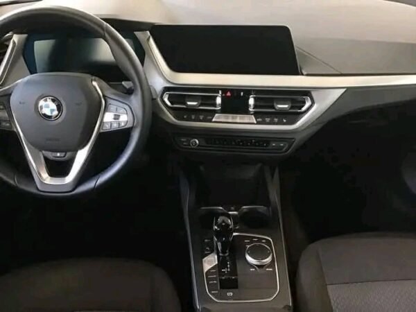 BMW 118i - Image 12
