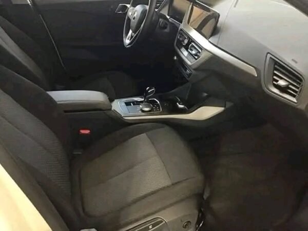 BMW 118i - Image 10
