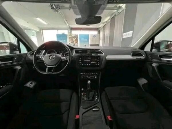 Volkswagen Tiguan – Image 28