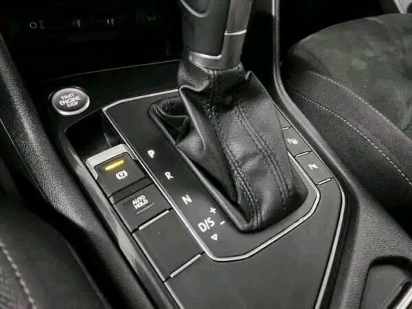Volkswagen Tiguan – Image 13