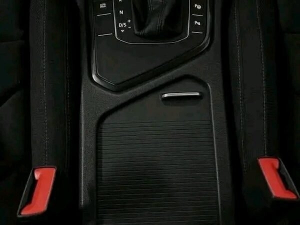 Volkswagen Tiguan – Image 8