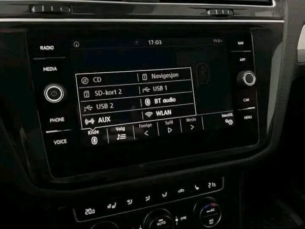 Volkswagen Tiguan – Image 32