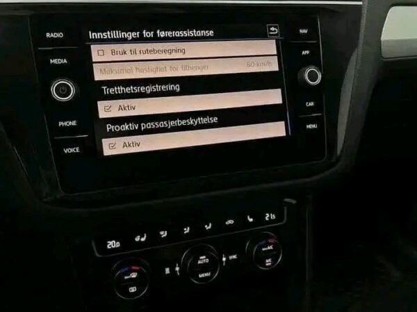 Volkswagen Tiguan – Image 36
