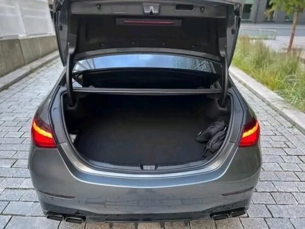 Mercedes-Benz C-Class – Image 21