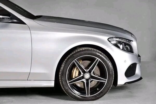 Mercedes-Benz C-Class – Image 18
