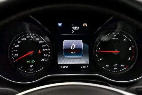 Mercedes-Benz C-Class – Image 21