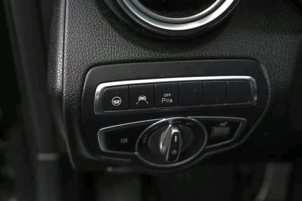 Mercedes-Benz GLC – Image 28