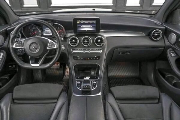 Mercedes-Benz GLC – Image 14