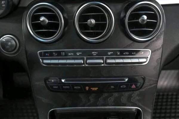 Mercedes-Benz GLC – Image 12
