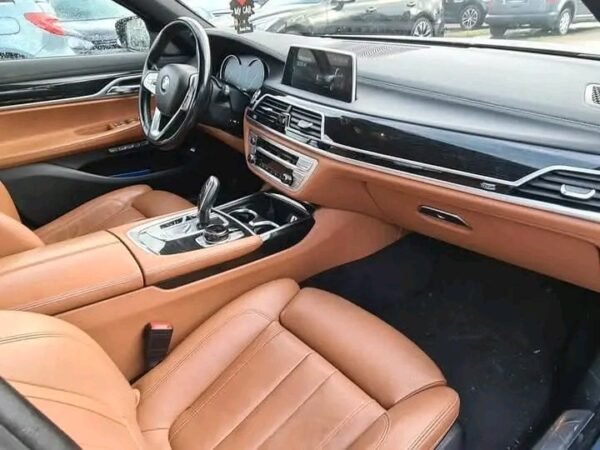 BMW Lim 740 d xDrive M Sport – Image 2