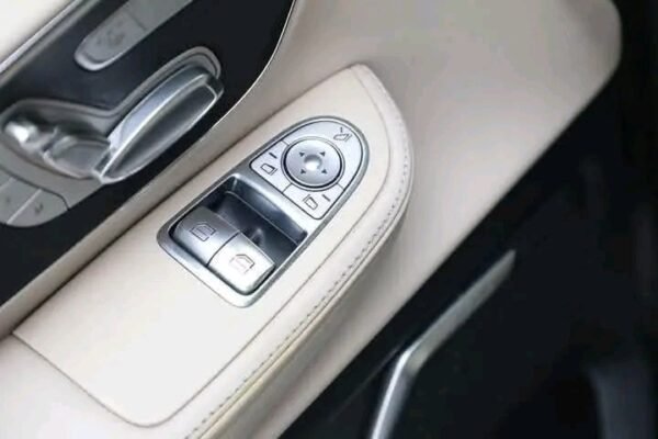 Mercedes-Benz V-Class – Image 8