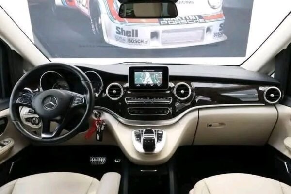 Mercedes-Benz V-Class – Image 14