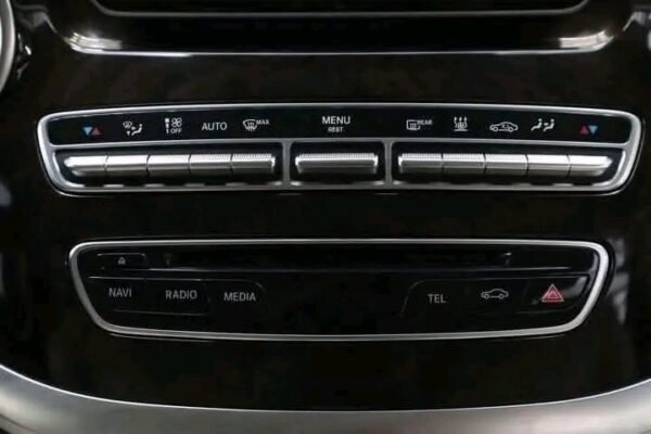Mercedes-Benz V-Class – Image 15