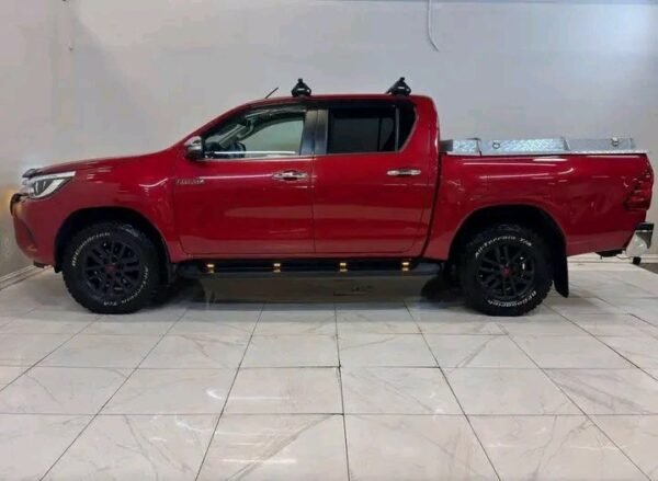 Toyota HiLux – Image 16