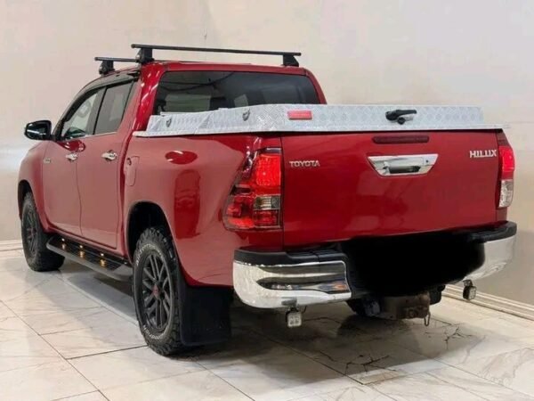 Toyota HiLux – Image 19