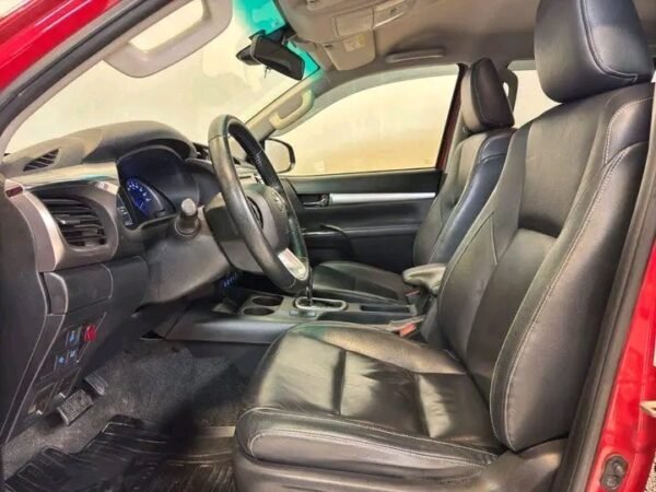 Toyota HiLux – Image 30