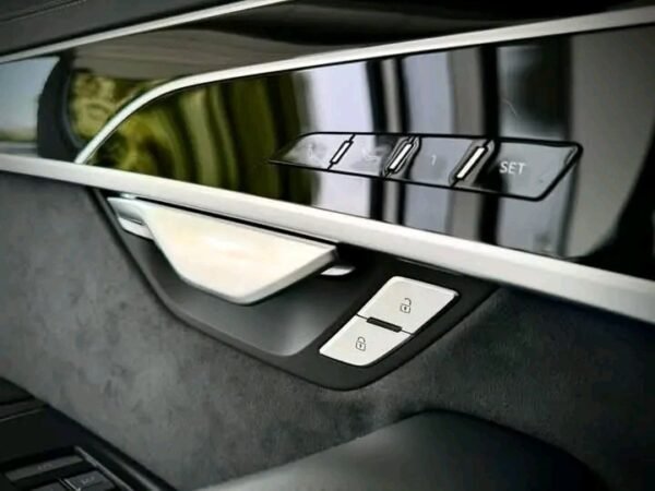 AUDI A8 60 TFSIe Quattro Tiptronic – Image 12