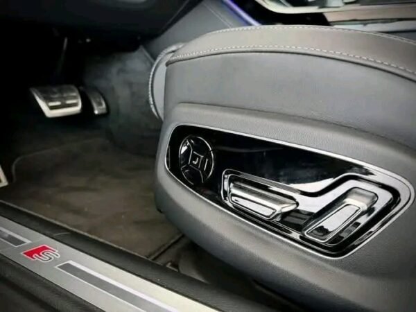 AUDI A8 60 TFSIe Quattro Tiptronic – Image 13