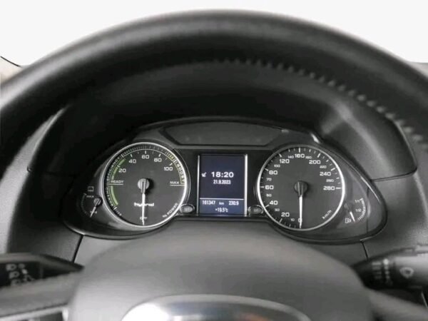 Audi Q5 2.0 TFSI Hybrid – Image 12