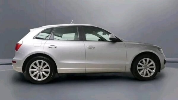 Audi Q5 2.0 TFSI Hybrid – Image 14