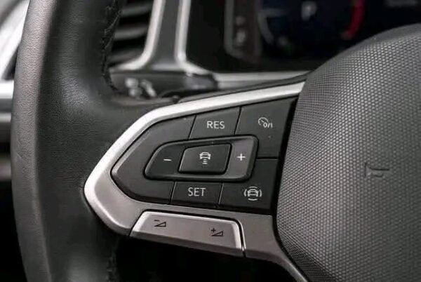 Volkswagen T-Roc – Image 6