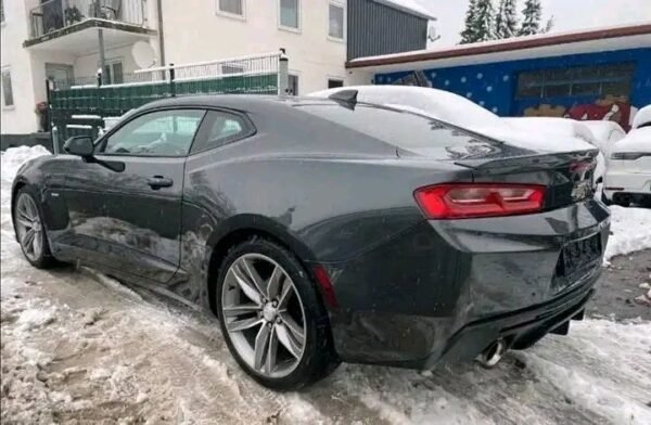 Chevrolet Camaro LT – Image 6