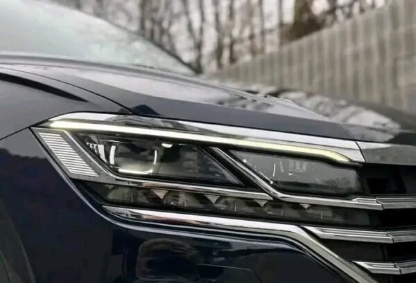 Volkswagen Touareg – Image 16