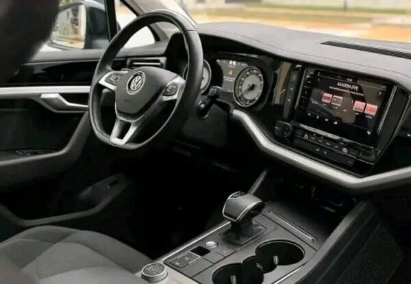 Volkswagen Touareg – Image 4