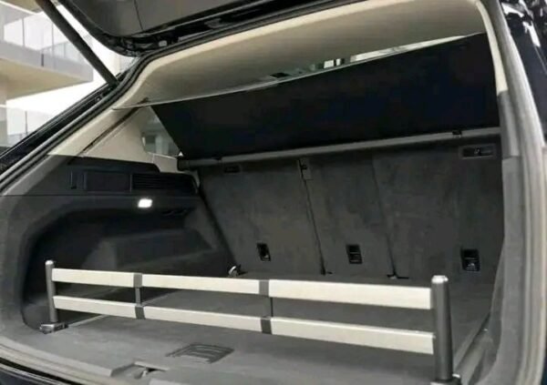 Volkswagen Touareg – Image 13