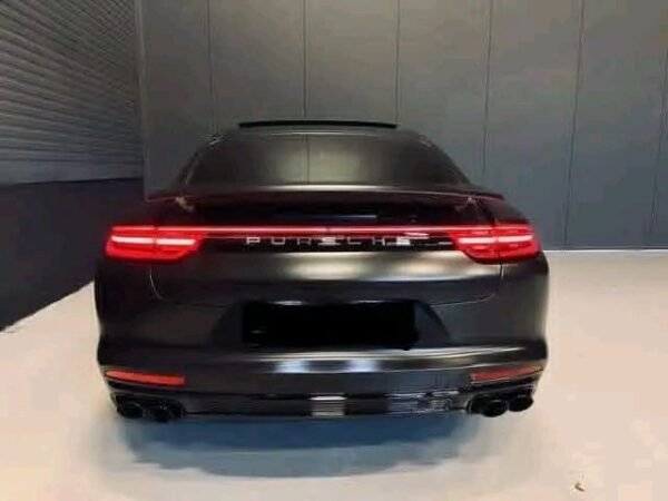 Porsche Panamera 4 – Image 4