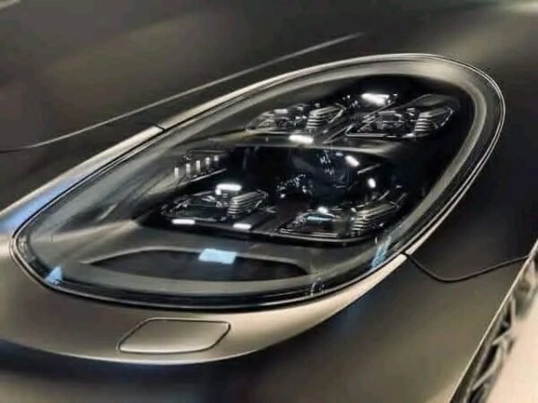 Porsche Panamera 4 – Image 37