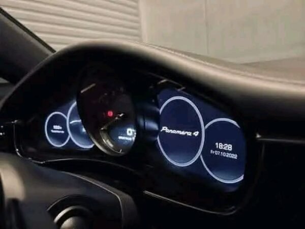 Porsche Panamera 4 – Image 39
