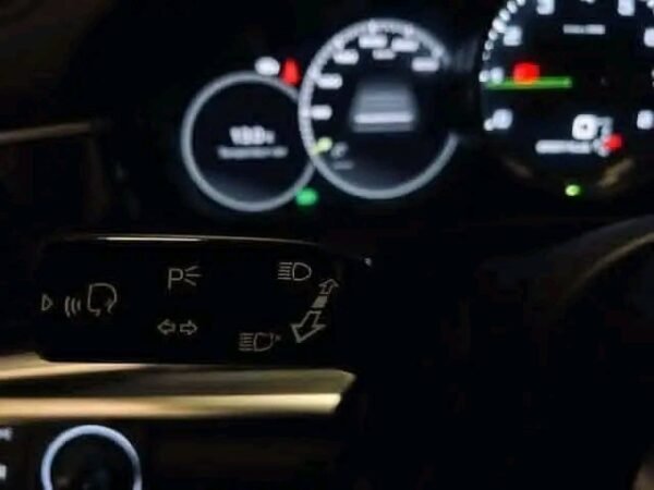 Porsche Panamera 4 – Image 29