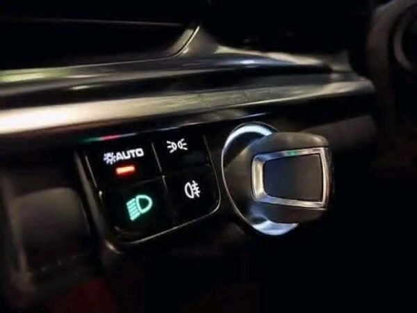 Porsche Panamera 4 – Image 20