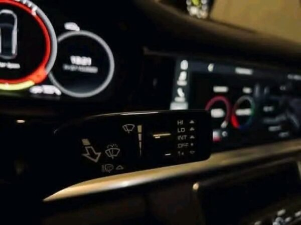 Porsche Panamera 4 – Image 42