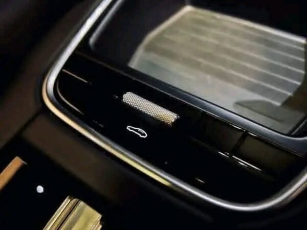 Porsche Panamera 4 – Image 10