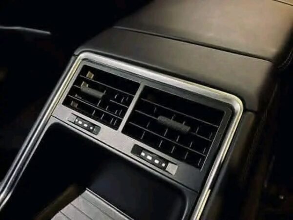 Porsche Panamera 4 – Image 23