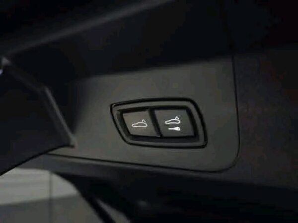Porsche Panamera 4 – Image 36