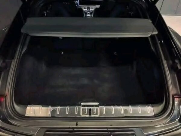 Porsche Panamera 4 – Image 60