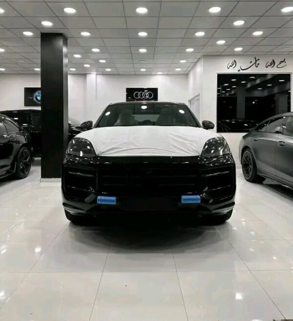 PORSCHE CAYENNE GTS