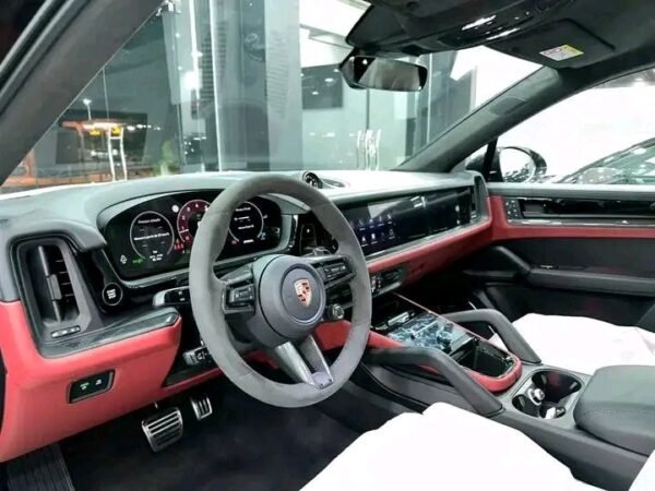 PORSCHE CAYENNE GTS – Image 32