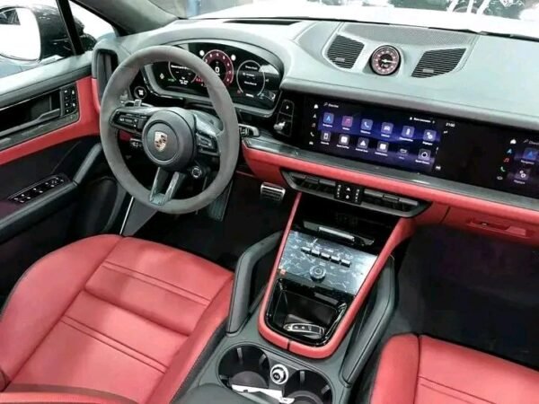 PORSCHE CAYENNE GTS – Image 29