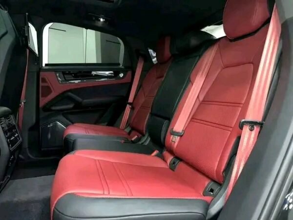 PORSCHE CAYENNE GTS – Image 18