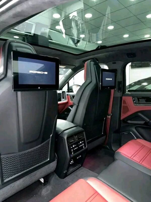 PORSCHE CAYENNE GTS – Image 38