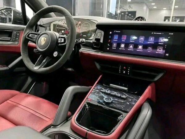 PORSCHE CAYENNE GTS – Image 20